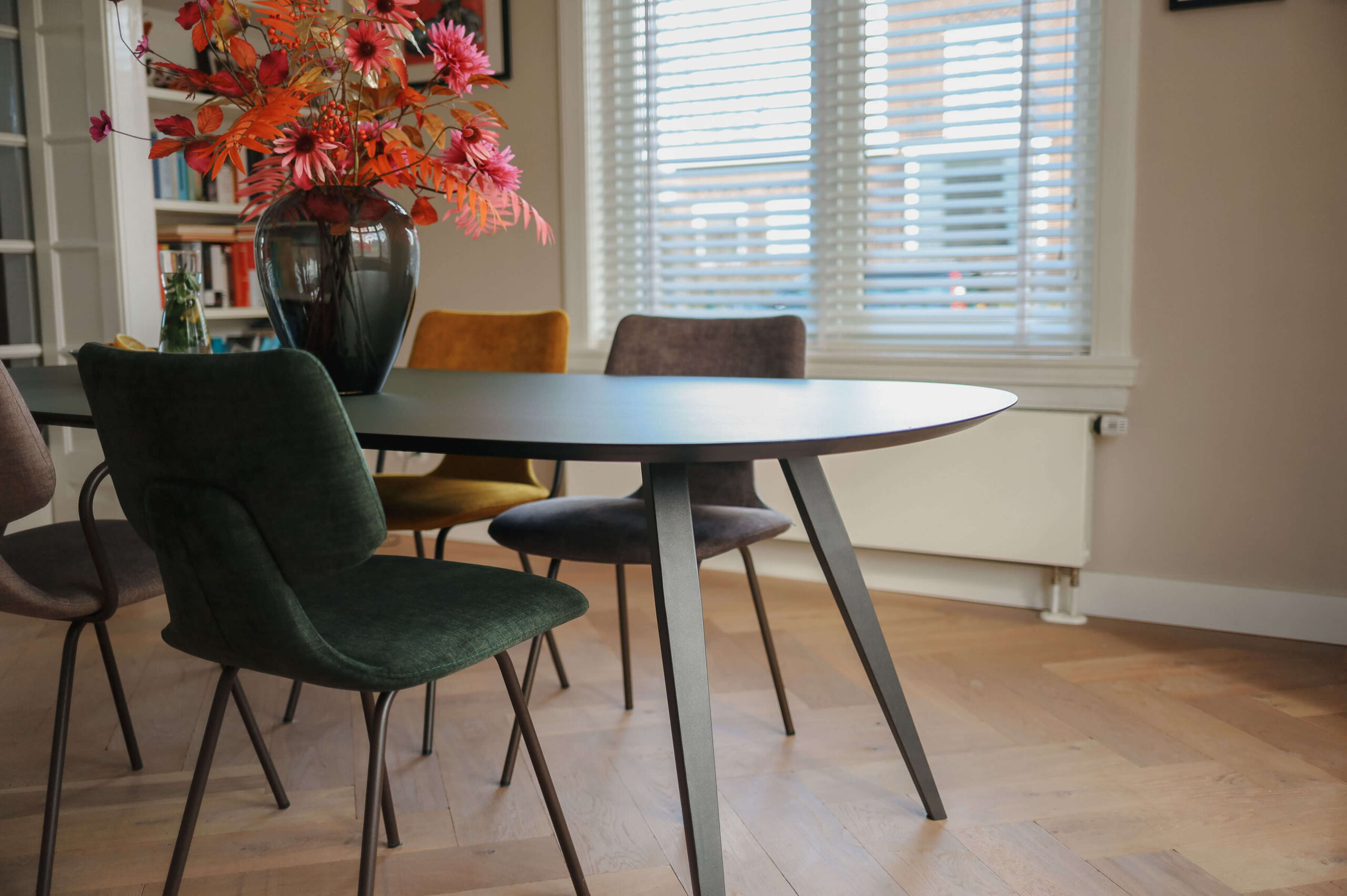 Eetkamerstoelen combineren- durf te mixen voor een speelse look 02 (1)