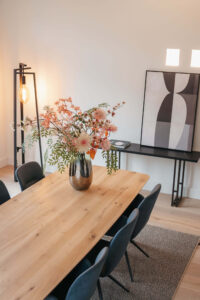 De ideale breedte voor een rechthoekige eettafel uitgelegd