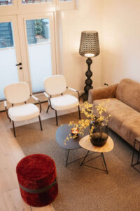 Interieurtrend 2025- Burgundy brengt warmte en luxe in huis 02 (1)