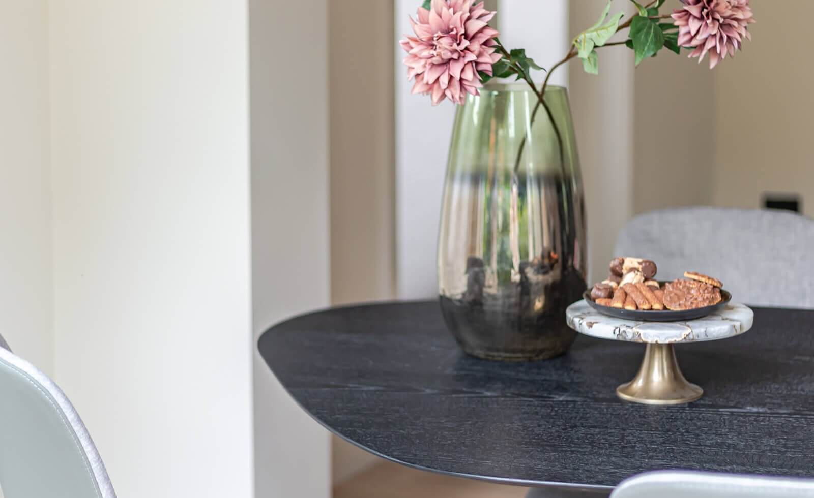 Waarom een asymmetrisch meubel perfect past in een strak interieur 01 (1)