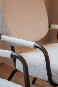 Ronde vs. hoekige stoelen- hoe vorm de sfeer van je eetkamer bepaalt (1)