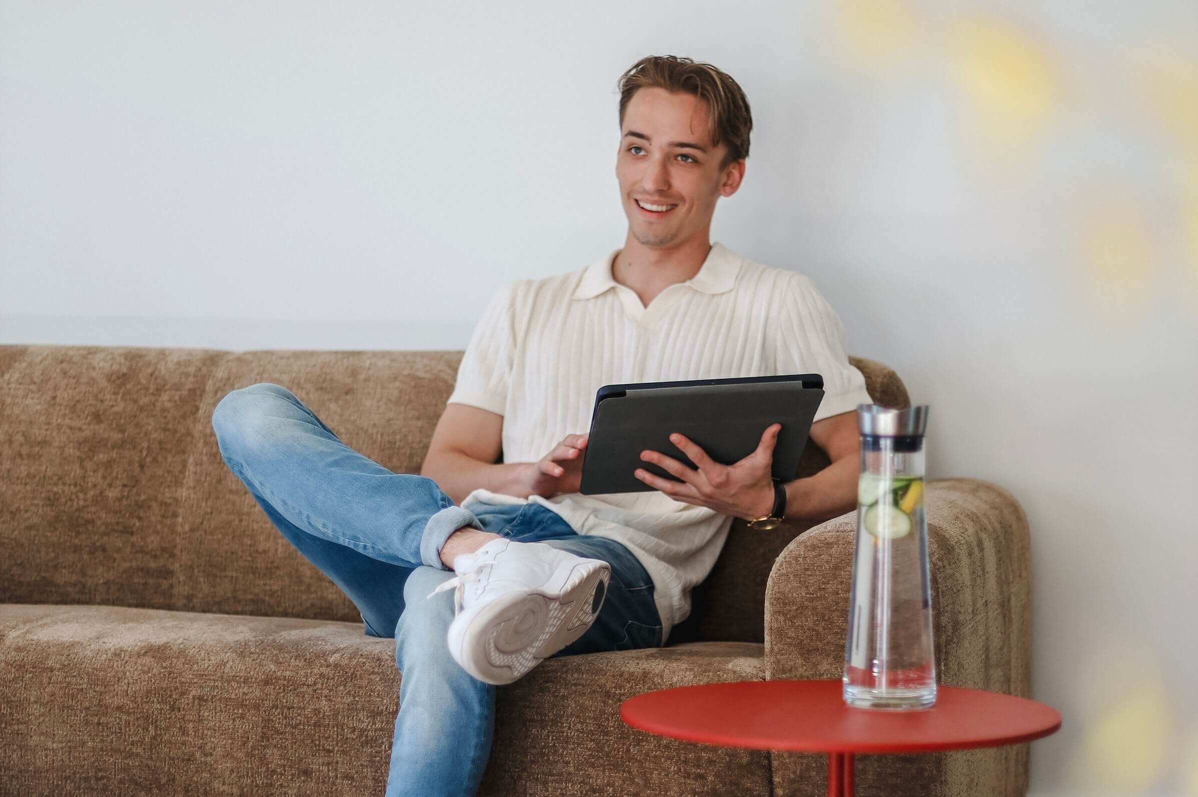 5 verrassende manieren om je zithoek te restylen zonder grote aankopen