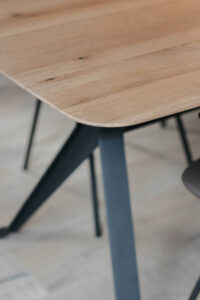 De verborgen balans- hoe tafelpoten je eettafel maken of kraken 02 (1)