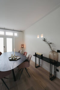 Armleuningen aan de eettafel- Waarom ze niet altijd comfort bieden