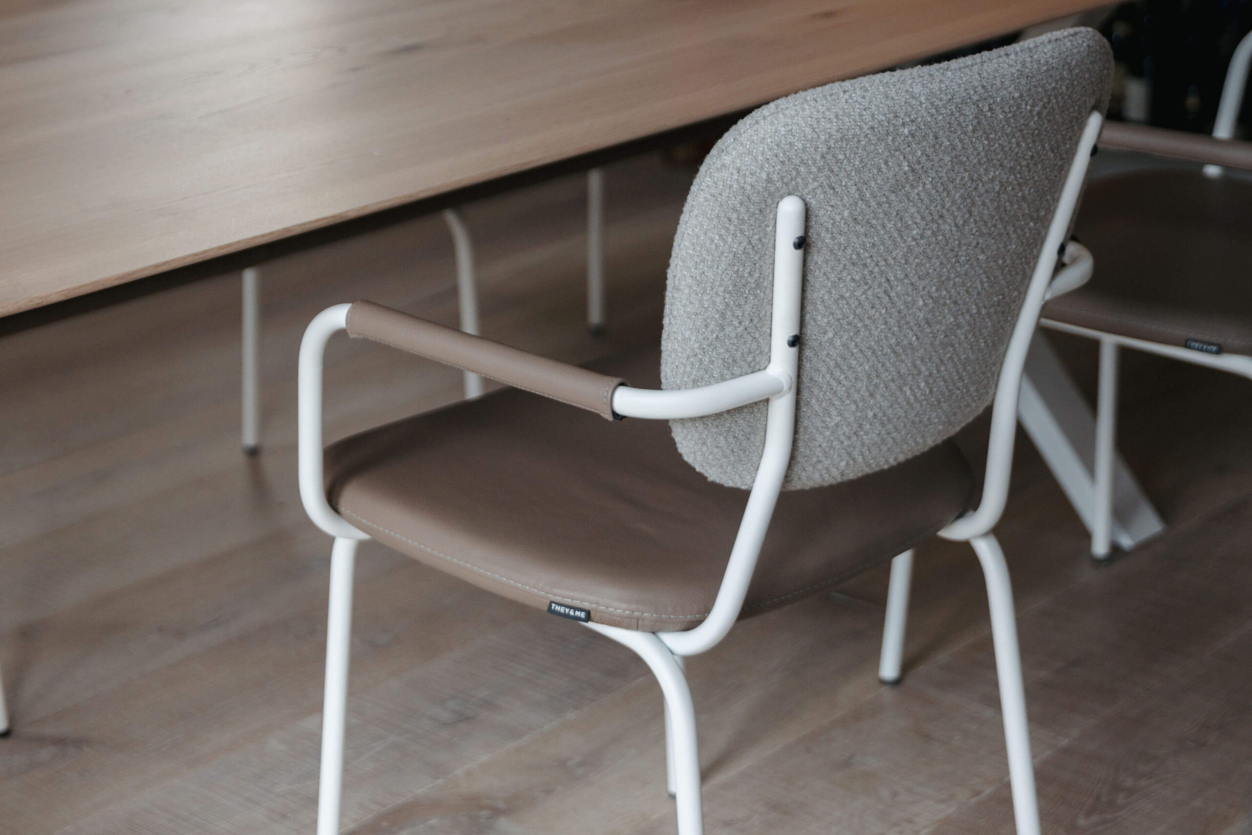 Armleuningen aan de eettafel- Waarom ze niet altijd comfort bieden