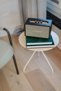 Functie of vorm- de dubbele rol van de bijzettafel in huis (1)