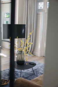 Functie of vorm- de dubbele rol van de bijzettafel in huis (1)