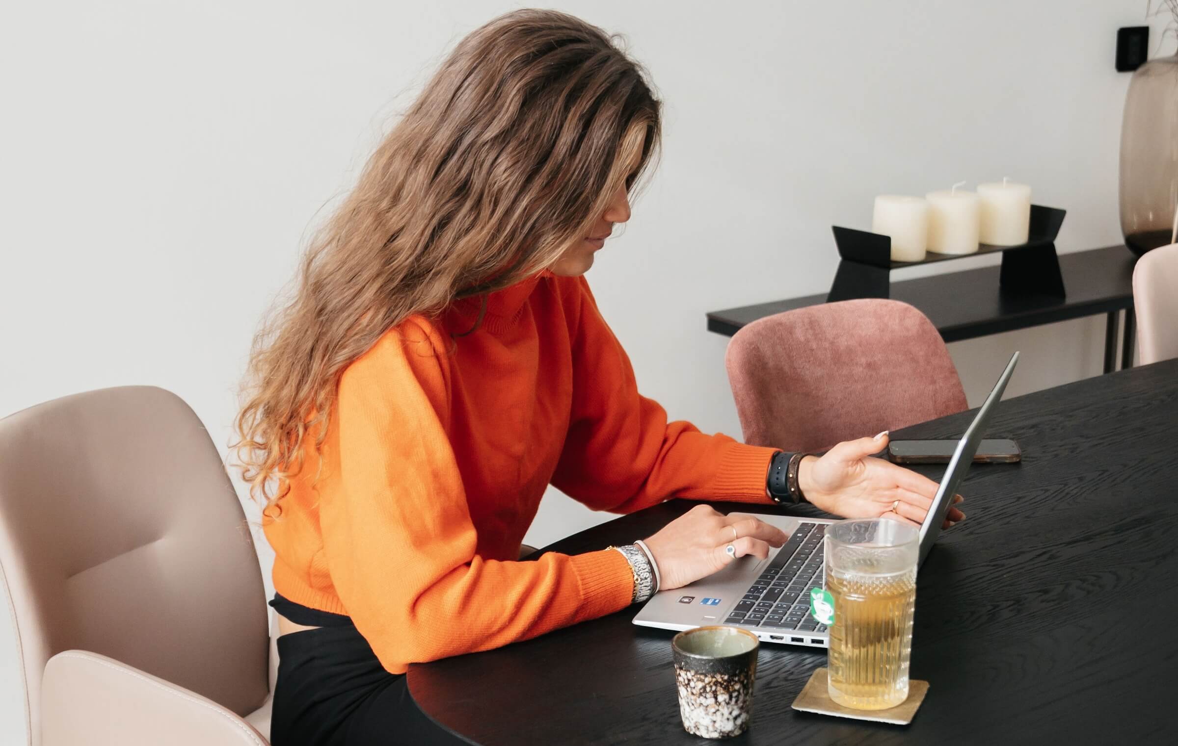 Woontrends 2026- Van kil minimalisme naar warme geborgenheid